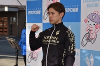 新山 響平