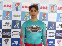 新山 響平