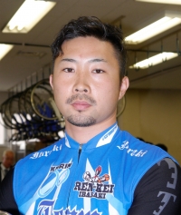 山岸 佳太