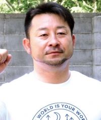 山崎 芳仁