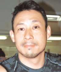 戸伏 康夫
