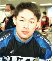 山田 英明