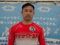 山岸 佳太