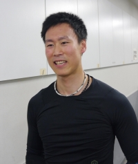 板垣 昴