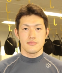 巴 直也