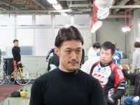 巴 直也