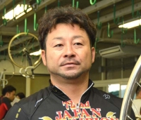 山崎 芳仁