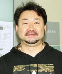 山崎 芳仁
