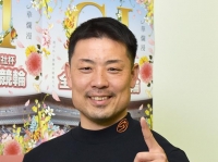 岩津 裕介