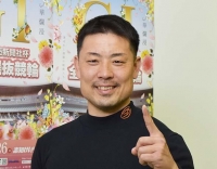 岩津 裕介