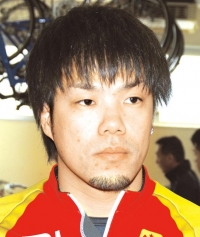 本郷 雄三