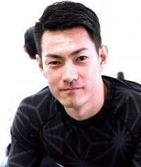 山本 奨