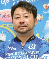 山崎 芳仁