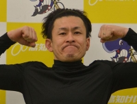 吉本 哲郎