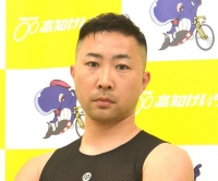 山岸 佳太