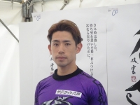新山 響平