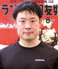 岩津 裕介