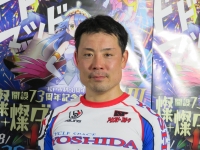 岩津 裕介