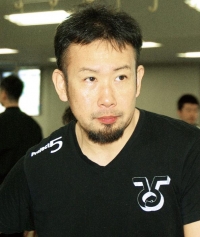 舘 泰守