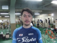 巴 直也
