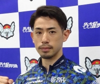 新山 響平