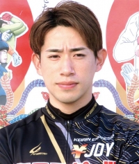 新山 響平