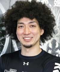 山崎 賢人