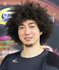 山崎 賢人
