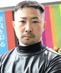 山岸 佳太