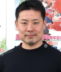 岩津 裕介