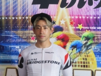 新山 響平