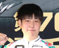 柳原 真緒