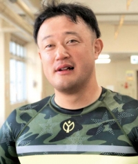 岡崎 克政