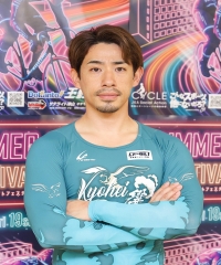 新山 響平