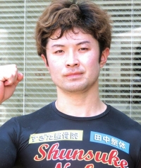 中井 俊亮