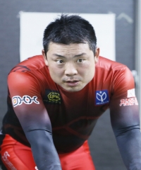 岩津 裕介
