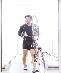 山崎 芳仁