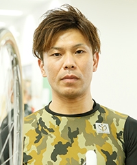 増原 正人