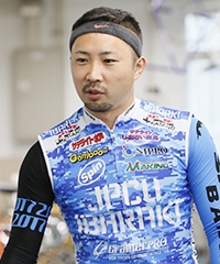 山岸 佳太