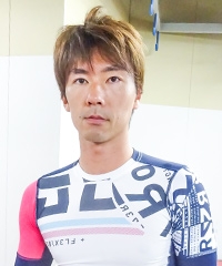 東 鉄也