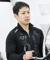 新山 将史