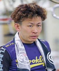 吉本 哲郎
