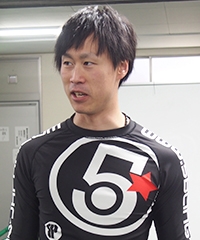 板垣 昴