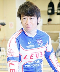尾崎 剛