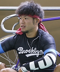 山下 一輝