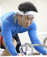 山田 諒