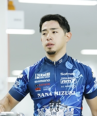 新山 響平