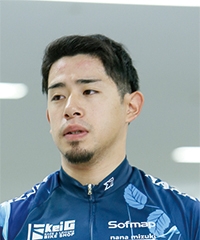 新山 響平