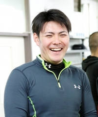 山本 直