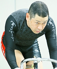 青井 賢治